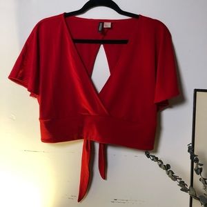 Cute cropped wrap-top!